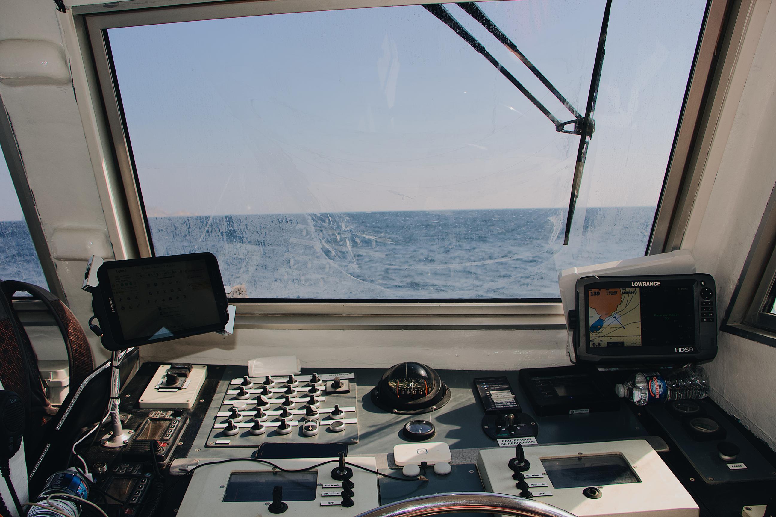 Podstawy obsługi kompasu na łodzi